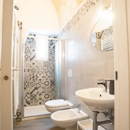 Sun House Rooms *